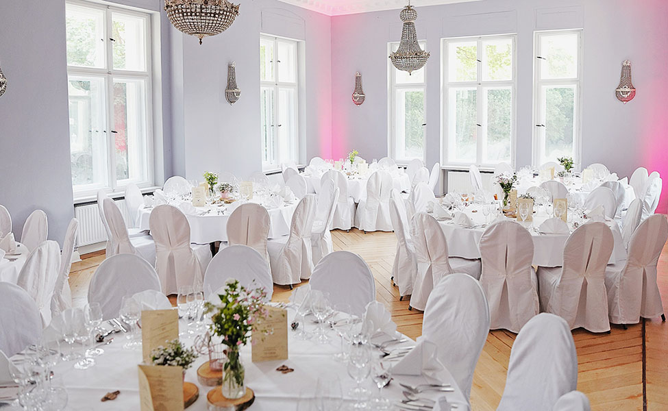 Eventschloss Schnfeld bietet Ihnen zauberhaftes Ambiente fr Hochzeitsessen und rauschende Hochzeitsfeiern in der Altmark in Sachsen-Anhalt.